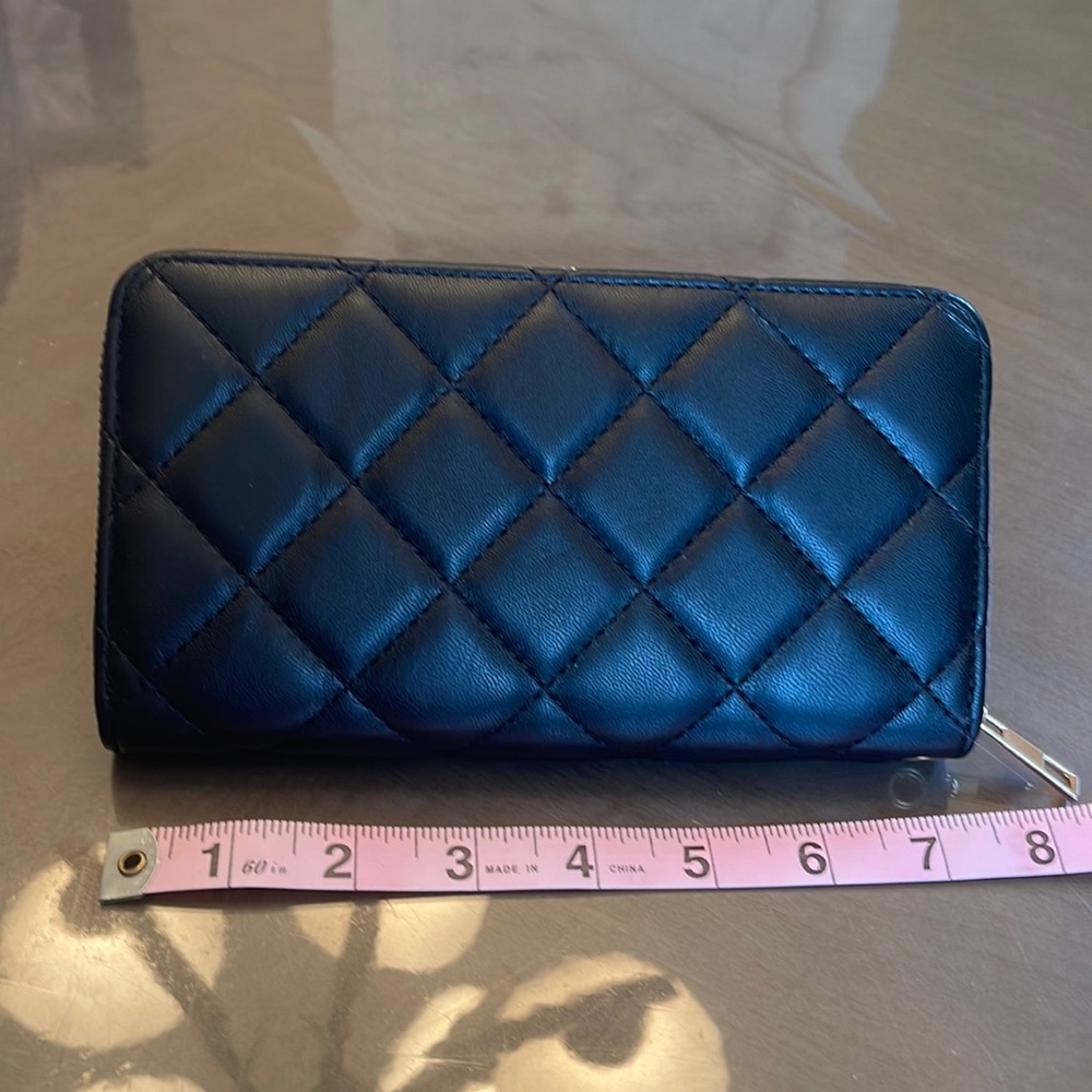 Beautiful quilted wallet 💕💕💕 NWOT